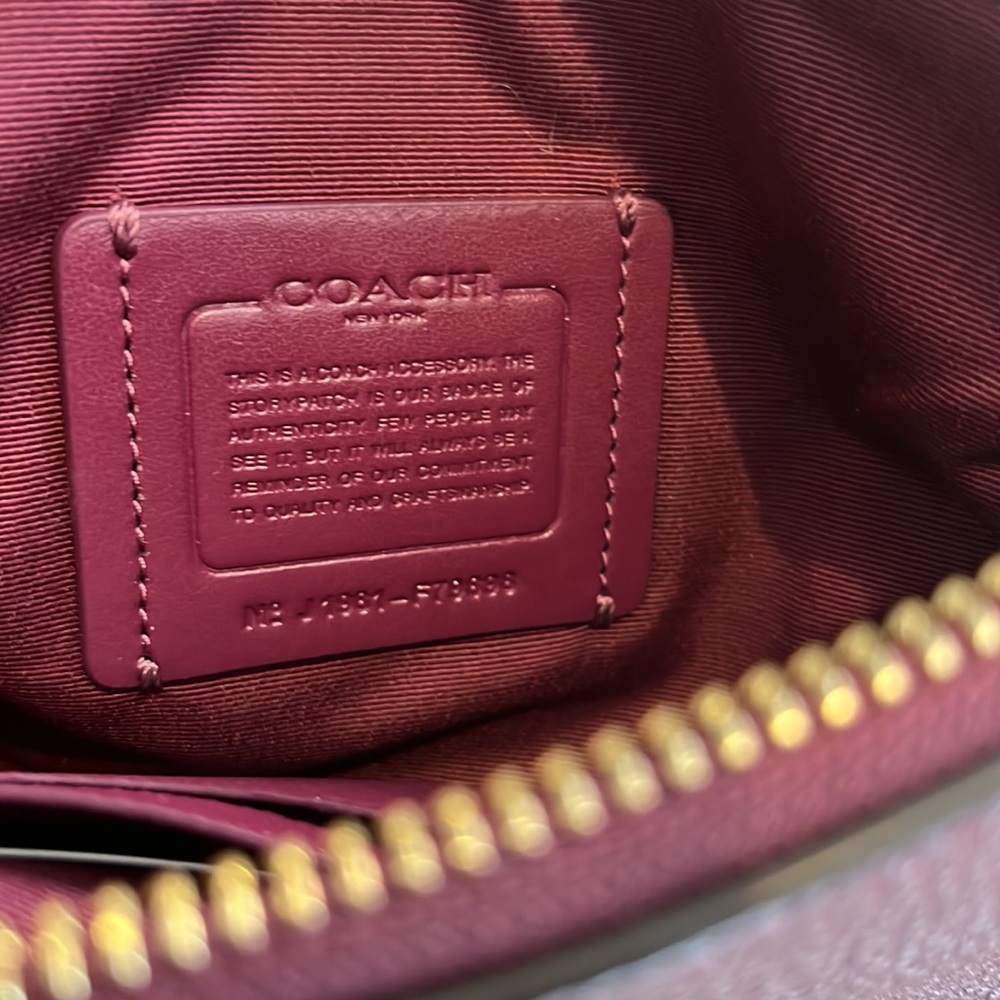 Coach wristlet - Picture 3 of 4